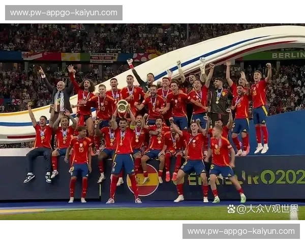 欧洲之巅的绝代双骄：当高卢雄鸡遇见斗牛士军团，这不仅是足球，更是史诗